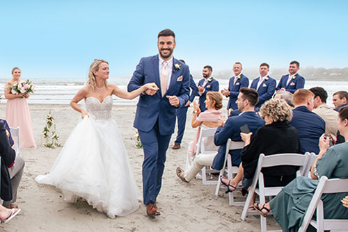 Kristen and Peter's Seaside Wedding ceremony at the Beach House