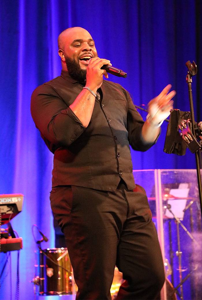 Boston Premier male vocalist singing at the T1D Breakthrough Gala